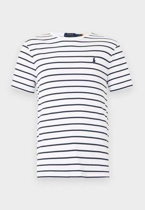 Hvit t-skjorte med korte ermer, navy horisontale striper og liten navy Polo Ralph Lauren-logo på brystet.
