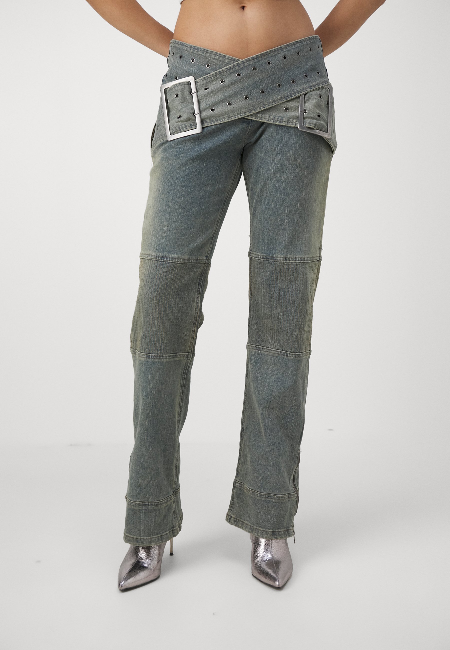 Jaded London ASSASSIN - Flared Jeans - light blue/light-blue