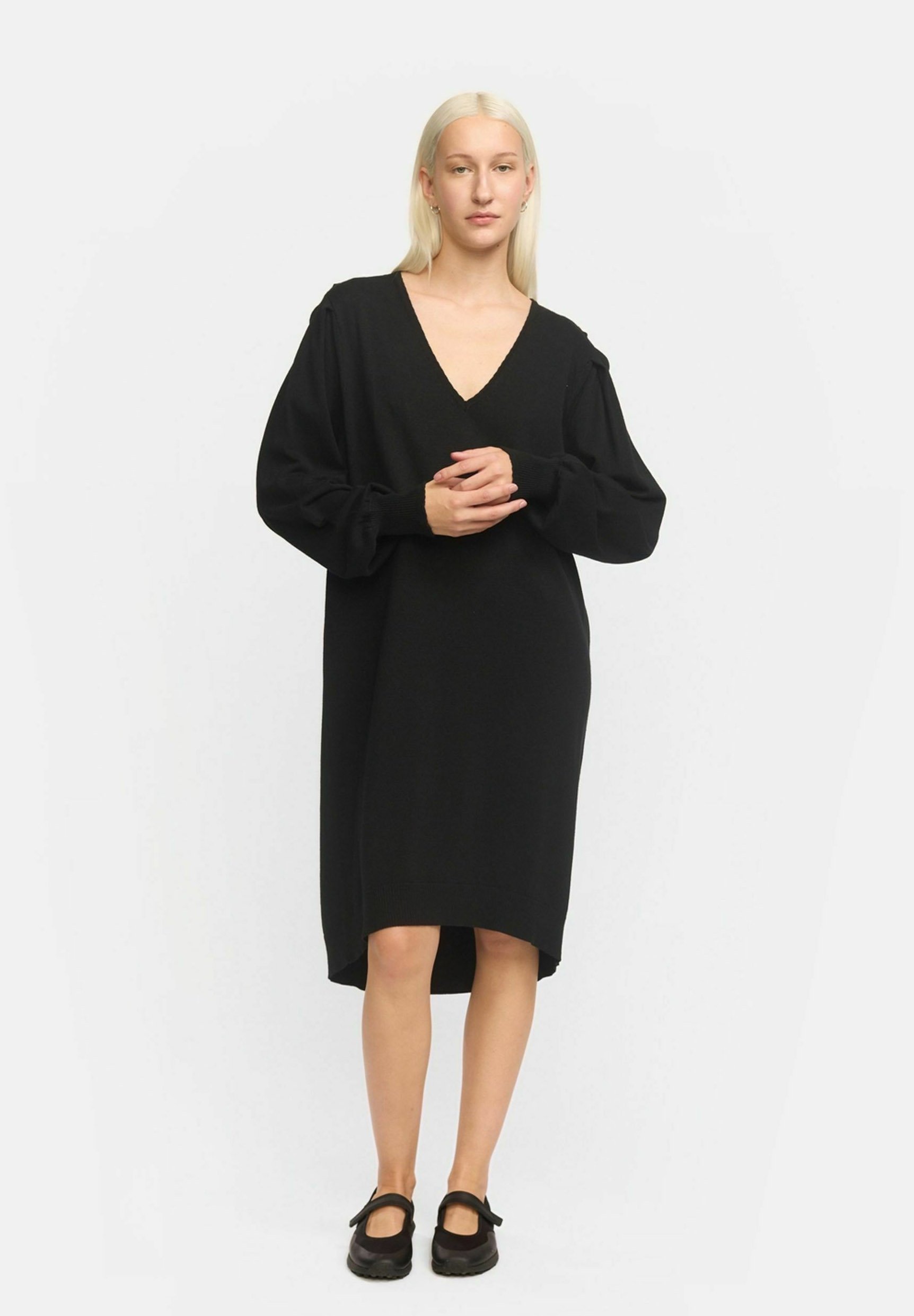 V Hals Lange Gebreide Jurk Zwart Soft Rebels SRANALIA Gebreide