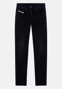 Jeans de denim negros con corte recto, cinco bolsillos y una textura sutil. Cuenta con un cierre de botón de metal y detalles de costura en contraste.