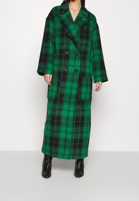 Missguided Abrigo clásico - green