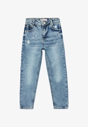 Vaqueros de mezclilla azul claro con un corte relajado, que presentan detalles desgastados, cinco bolsillos y un cierre de botón en la cintura.