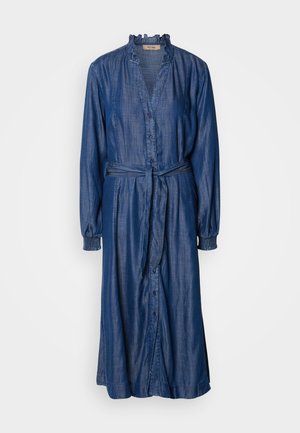 Jeanskleid mit langen Ärmeln, Rüschensaum, Knopfleiste und einem Bindegürtel in der Taille. Tiefblaue Farbe mit einem weichen, strukturierten Finish.