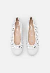 Gabor Comfort Pumps med kilklack - white