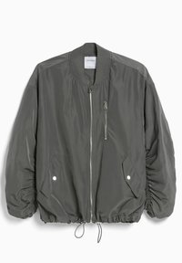 Šedá bomber bunda, lesklý nylonový materiál, žebrovaný límec, přední zip, elastické manžety a spodní okraj, dvě boční kapsy, minimalistický design.