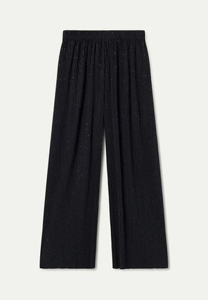 Pantalones de pierna ancha negros con cintura elástica, que presentan un diseño texturizado de canalé y delicados destellos metálicos en toda su superficie.