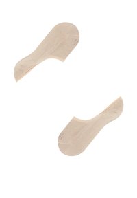 Beige sneaker-sokken van zacht materiaal, met een laag uitgesneden ontwerp dat de voet bedekt maar de enkel blootlaat.