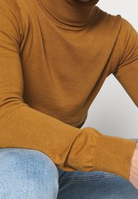 Bertoni Strickpullover - light brown