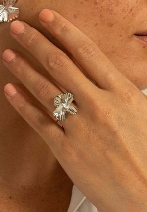 Saunier, BAGUE COQUELICOT - Bague - silver-coloured
