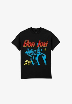 Schwarzes Baumwoll-T-Shirt mit einem bunten Grafikdruck des Textes "Bon Jovi" in Rot und Blau, ergänzt durch einen Blitz und Figuren.
