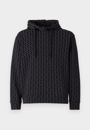 Zwarte hoodie met een herhalend grijs logo-patroon, voorzien van een trekkoordcapuchon en geribbelde mouwen en zoom.