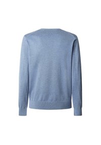 Maglione lavorato a maglia blu chiaro con scollo a giro, maniche lunghe e polsi e orlo a coste. Texture liscia senza motivi o dettagli.