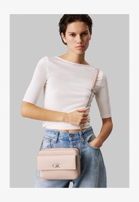 Nepasirinkta, rose dust