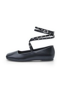 BATA RED LABEL - Balerinke s trakom oko gležnja - nero