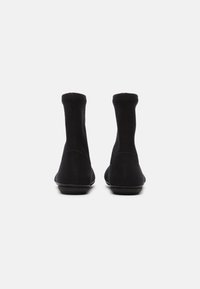 Camper Botas clássicas de cano curto - black