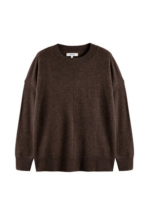 Brauner Strickpullover mit Rundhalsausschnitt, überschnittenen Schultern sowie gerippten Bündchen und Saum. Nahtdetails betonen das lockere Design.