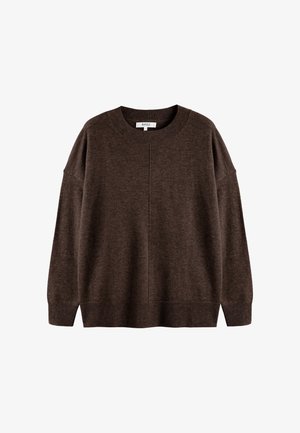 Brauner Strickpullover mit Rundhalsausschnitt, überschnittenen Schultern sowie gerippten Bündchen und Saum. Nahtdetails betonen das lockere Design.