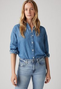 Levi's® 726™ HIGH RISE FLARE - Flared Jeans - blue wave light