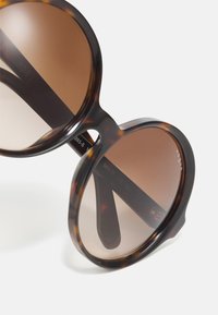 VOGUE Eyewear LONDON - Óculos de sol - dark havana