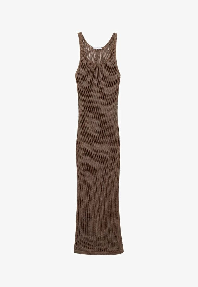 Robe longue marron sans manches en tricot, avec un décolleté rond et un motif en maille ajourée sur toute la surface.