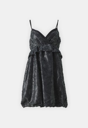 Abito nero in paillettes con spalline regolabili, scollatura a V, vita con volant e gonna svasata. La texture è lucida e riflettente.