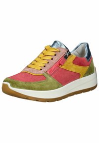 Bunte Sneaker mit rosa, gelben, grünen und silbernen Akzenten, hergestellt aus Wildleder mit einer weißen Sohle und einem seitlichen Reißverschluss.