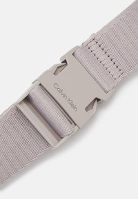 Calvin Klein UNISEX jasnoszary