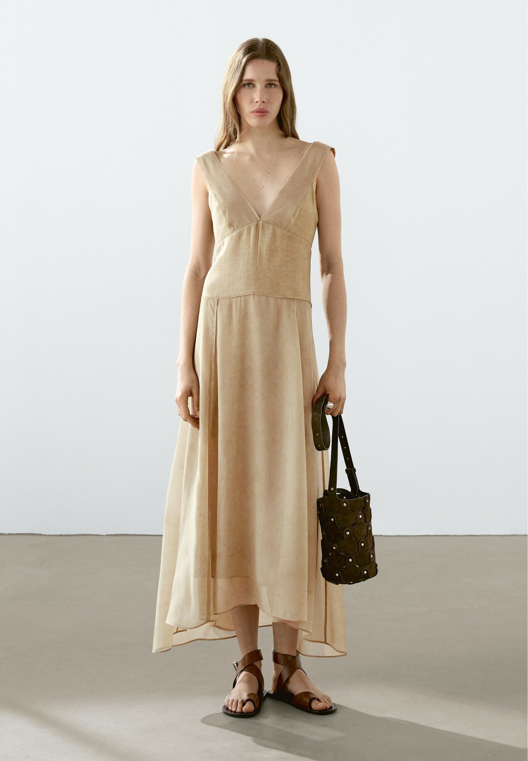 【Massimo Dutti】Long flowing V-neck dress Massimo Dutti MIDI WITH V-NECK DETAIL - Maxi dress - black