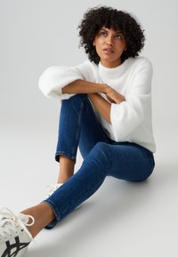 OPUS MID RISE ANKLE - Testhezálló fazon - strong blue