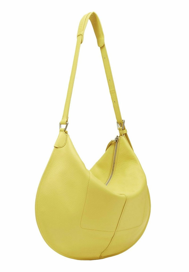 Gelbe Leder-Hobo-Tasche mit gebogener Form, verstellbarem Gurt und Reißverschlussöffnung. Verfügt über eine glatte Textur und dezente Steppdetails.