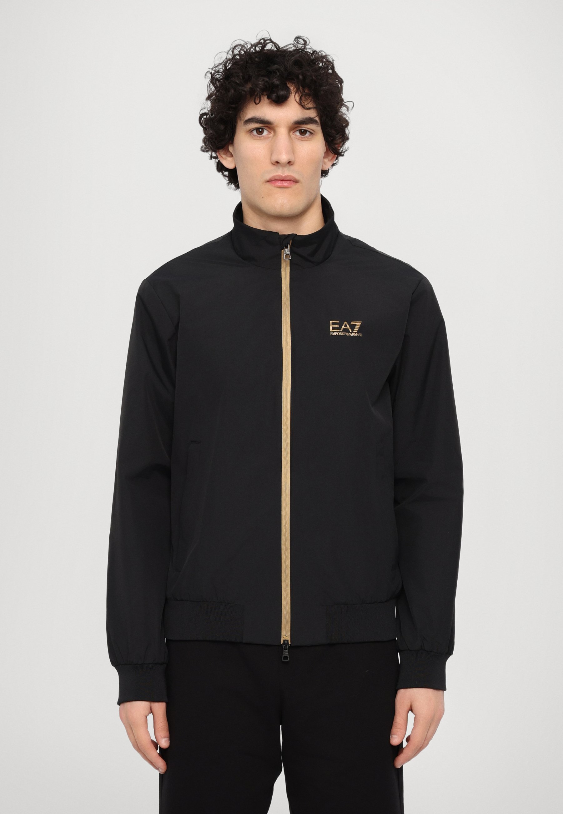 EA7 Emporio Armani VINTAGE UNISEX - Sneakers laag - triple black/gold/zwart EA7 Emporio Armani VINTAGE UNISEX - Sneakers laag - triple black/gold/zwart