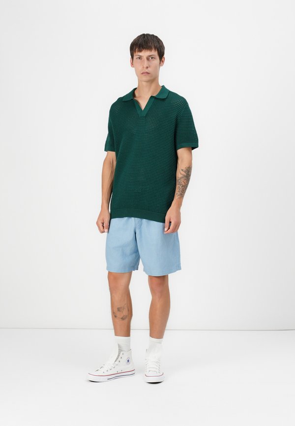 JOHNNY COLLAR TEXTURE - Polo shirt - rain forest3