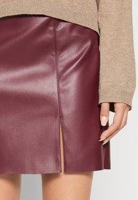 Noisy May NMCLARA PENNY - Mini krilo - windsor wine