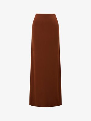 Brązowa, sięgająca do podłogi, obcisła spódnica wykonana z gładkiej, elastycznej tkaniny. Model ma wysoki stan i brak widocznych zapięć.