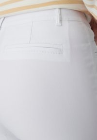 Damart CONFORT 7/8ÈME - Pantalon classique - ecru