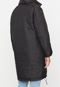 Trendyol Vinterfrakke - black