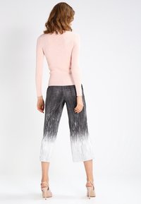 River Island Stickad tröja - nude