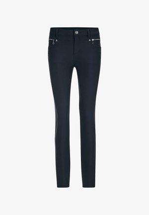 Schmale schwarze Hosen mit Vorderreißverschluss-Taschen, Gürtelschlaufen und einem Knopfverschluss an der Taille, auf einem weißen Hintergrund dargestellt.