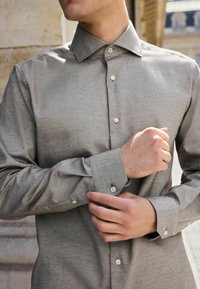 Next REGULAR FIT - Cămașă - neutral brown