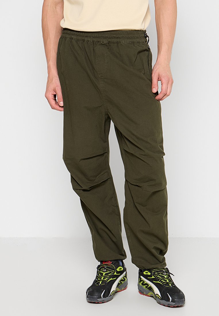 Revolution Broek donkergroen Revolution Broek donkergroen