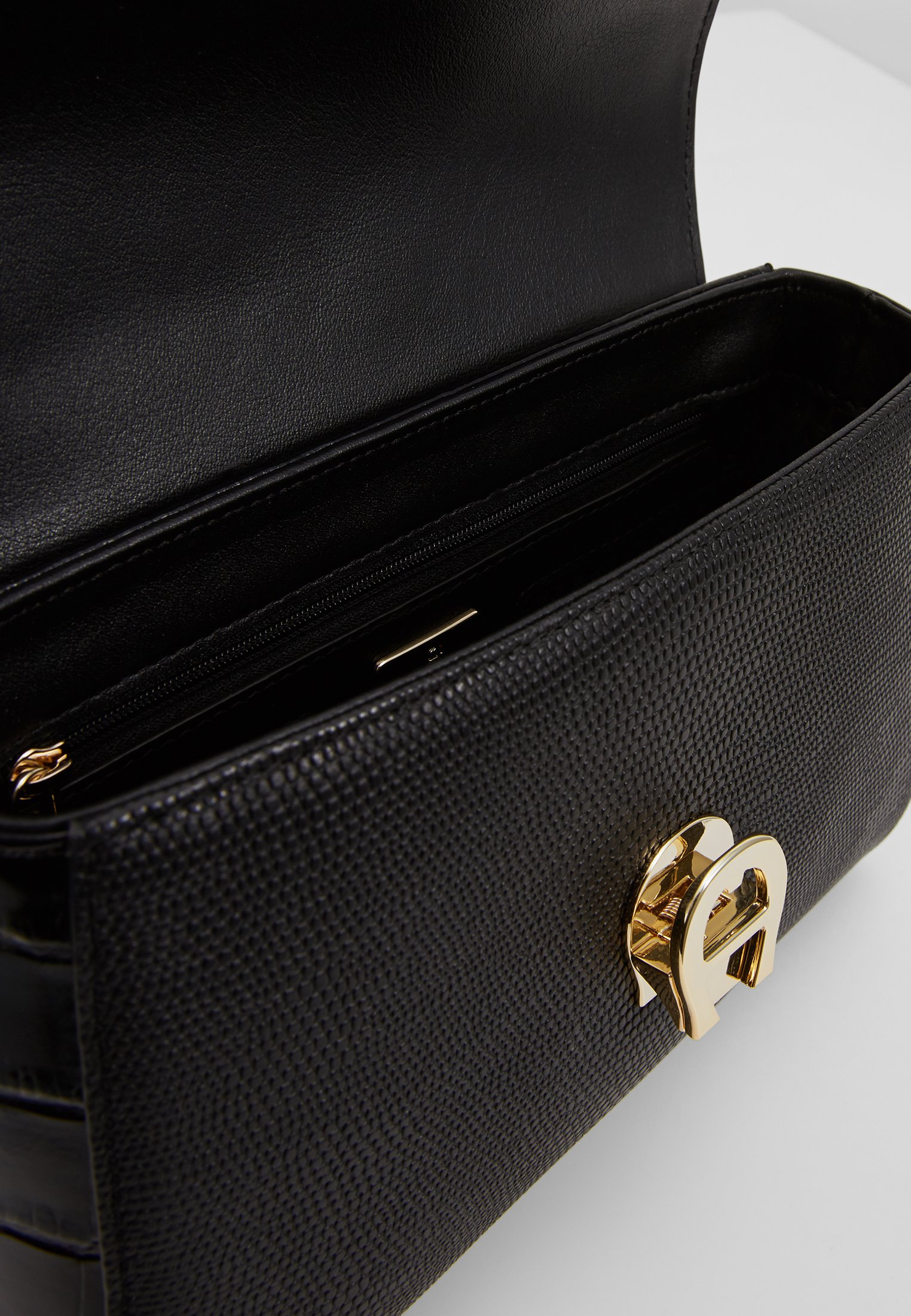 Aigner GENO VEVE CROC LIZ Skulderveske black Zalando.no Aigner GENO VEVE CROC LIZ Skulderveske black Zalando.no