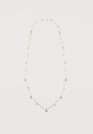 Λεπτό χρυσό κολιέ αλυσίδα με μικρές πέρλες και στρογγυλά κρυστάλλινα διακοσμητικά, τοποθετημένα ομοιόμορφα κατά μήκος του, σε λευκό φόντο.