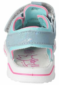 Modré a růžové dětské boty s texturovaným svrškem, suchým zipem, polstrovaným límcem a bílou gumovou podrážkou. Obsahují třpytivé detaily.