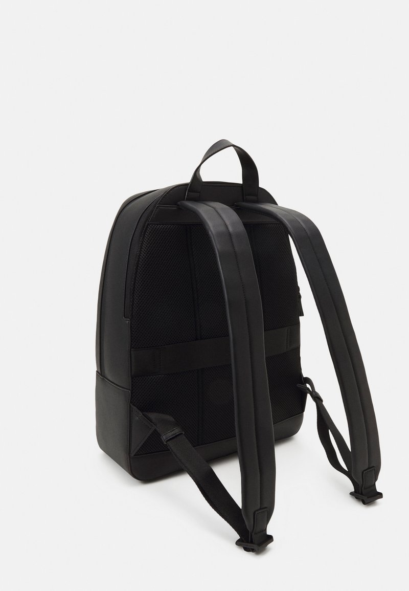 Tommy Hilfiger MONOGRAM BACKPACK UNISEX Rucksack black Zalando.co.uk