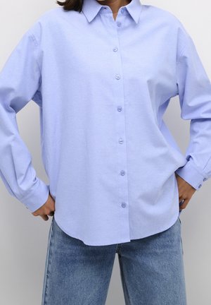 Blus - blue