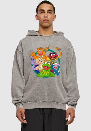 Grå hættetrøje med et livligt tegneserieprint af fem farverige figurer, herunder Kermit, Miss Piggy og Animal, med en afslappet pasform og snoretræk i hætten.