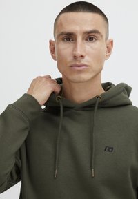 Blend BHKAPUZENPULLOVER - Jersey con capucha - forest night