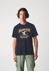 Jack & Jones JPRBLUHUDSON TEE CREW NECK 5 PACK - T-shirt med print - cloud dancer/port/black/navy blazer