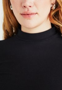 Even&Odd ADAPTIVE VERSION OF NOS  - Long sleeved top - black