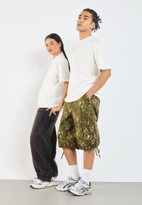 Thumbnail Image 4